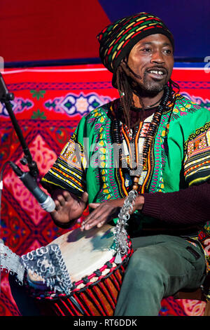 Lampada Bakk caduta live at Beltane Fire Festival, Sussex, Regno Unito Foto Stock