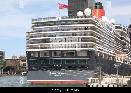 Cunard Line Queen Victoria nave da crociera ormeggiata al Terminal Passeggeri Oltreoceano a Sydney, in Australia. Foto Stock