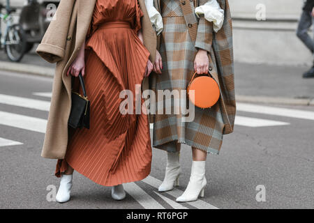 Milano, Italia - 23 Febbraio 2019: Street style dettaglio dopo una sfilata di moda durante la Settimana della Moda Milanese - MFWFW19 Foto Stock