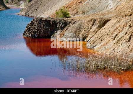 Vista di una miniera di rame di lago di Cipro Foto Stock