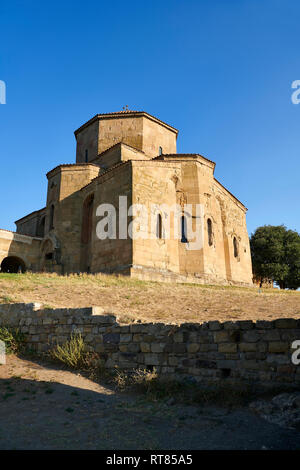 Foto e immagini del monastero di Jvari, un sesto secolo Georgian monastero ortodosso nei pressi di Mtskheta, Georgia orientale. Un sito Patrimonio Mondiale dell'UNESCO. Il JVA Foto Stock