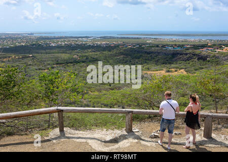 Costa occidentale vista dal Seru Largu lookout, Kralendijk, Bonaire, ABC isole Antille sottovento, dei Caraibi Foto Stock