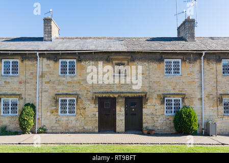 Fila di Cotswold cottage in pietra nel grazioso Cotswold città mercato di Chipping Campden, Gloucestershire Foto Stock