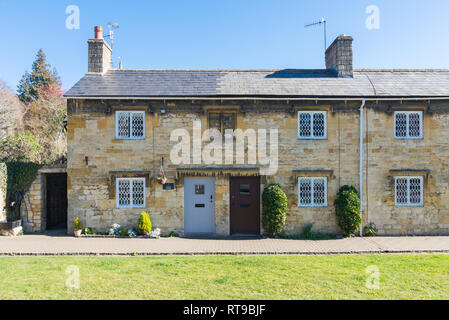 Fila di Cotswold cottage in pietra nel grazioso Cotswold città mercato di Chipping Campden, Gloucestershire Foto Stock