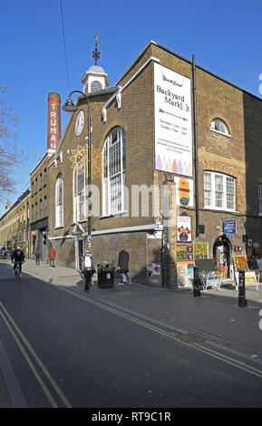 Il vecchio Truman Brewery building a Brick Lane a Londra est-fine Whitechapel distretto. Foto Stock