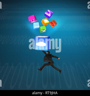 Uomo che colpisce il cloud casella colorata illumina le icone delle app flottante con blue tech sfondo Foto Stock