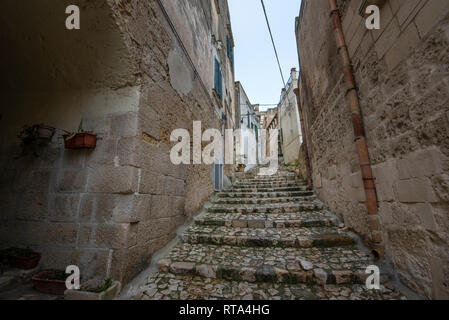 Vista della città della città vecchia - Sassi di Matera nella regione Basilicata, in Puglia, Italia. Capitale della cultura 2019. Matera, Basilicata, Puglia, Italia Foto Stock