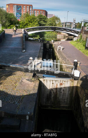 Il percorso del ciclo di Birmingham canal Foto Stock