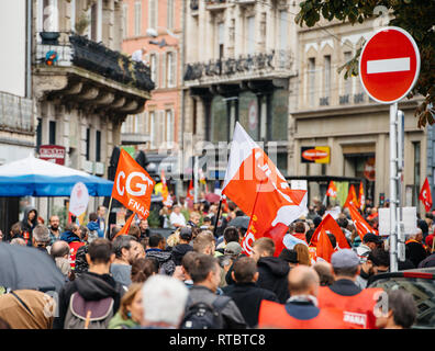 Strasburgo, Francia - Settembre 12, 2017: grande folla di popolo francese a francese giornata nazionale di protesta contro la riforma del lavoro proposto da Emmanuel Macron di governo Foto Stock