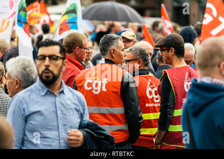 Strasburgo, Francia - Settembre 12, 2017: raccolta di manifestanti a Maison Rouge durante un francese giornata nazionale di protesta contro la riforma del lavoro proposto da Emmanuel Macron di governo Foto Stock