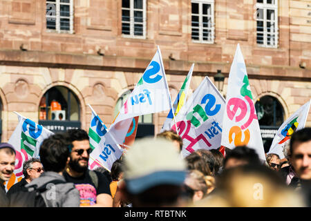 Strasburgo, Francia - Settembre 12, 2017: raccolta di manifestanti a livello politico marzo durante un francese giornata nazionale di protesta contro la riforma del lavoro proposto da Emmanuel Macron di governo Foto Stock
