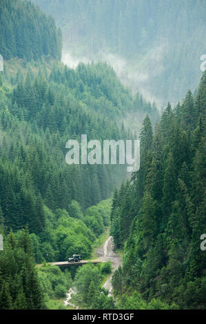 Sebes fiume sulla strada Transalpina (DN67C) nelle montagne Parang nei Carpazi Meridionali in Romania. 17 luglio 2009 © Wojciech Strozyk / Alamy Stock Photo Foto Stock