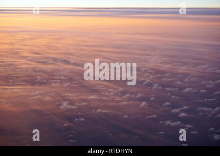Nuvole al tramonto visto da un aereo, Maui, Hawaii Foto Stock