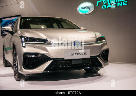 Guangzhou, Cina. 1 Marzo, 2019. Lancio ufficiale del GAC NE Aion S auto elettrica fatturati come il cinese modello Tesla 3 killer a GAC NE fabbrica in Guangzhou, Provincia del Guangdong, Cina. Mark Andrews/Alamy Live News Foto Stock