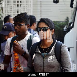 Guwahati, Assam, India. 01 Mar, 2019. Le donne indiane's Cricket team arriva a Guwahati il Mar 01, 2019. Una donna serie di cricket tra India e Inghilterra. Le donne indiane T20 partita di cricket contro l'Inghilterra si terrà dal 4 Marzo al 10 marzo 2019, a Barsapara stadium di Guwahati. Credito: Hafiz Ahmed/Alamy Live News Foto Stock