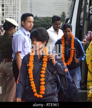 Guwahati, Assam, India. 01 Mar, 2019. Le donne indiane's Cricket team arriva a Guwahati il Mar 01, 2019. Una donna serie di cricket tra India e Inghilterra. Le donne indiane T20 partita di cricket contro l'Inghilterra si terrà dal 4 Marzo al 10 marzo 2019, a Barsapara stadium di Guwahati. Credito: Hafiz Ahmed/Alamy Live News Foto Stock