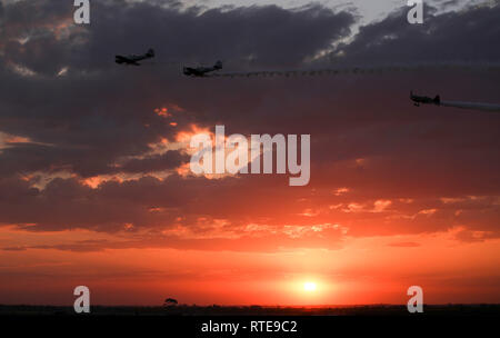 Melbourne, Melbourne, Australia. 1 Mar, 2019. Gli aeroplani di eseguire durante la Australian Airshow internazionale e del settore aerospaziale e difesa esposizione presso l'Aeroporto di Avalon, Melbourne, 1 marzo 2019. Credito: Bai Xuefei/Xinhua/Alamy Live News Foto Stock