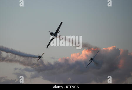 Melbourne, Melbourne, Australia. 1 Mar, 2019. Gli aeroplani di eseguire durante la Australian Airshow internazionale e del settore aerospaziale e difesa esposizione presso l'Aeroporto di Avalon, Melbourne, 1 marzo 2019. Credito: Bai Xuefei/Xinhua/Alamy Live News Foto Stock
