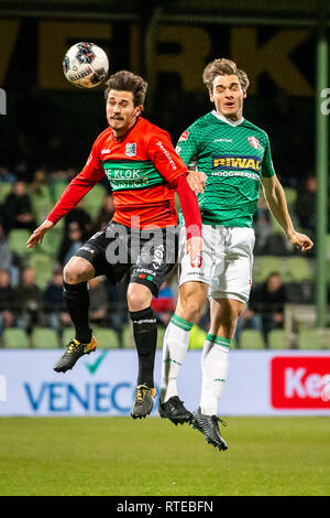 Dordrecht, Paesi Bassi. 01 Mar, 2019. Riwal Hoogwerkers Stadium, calcio, stagione 2018/2019, Keuken Kampioen Divisie, FC Dordrecht - NEC, NEC player Jordy Bruijn (l) FC Dordrecht player Thomas Kok durante il match Credito: Pro scatti/Alamy Live News Foto Stock