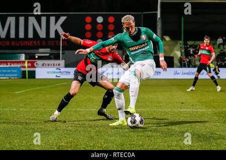 Dordrecht, Paesi Bassi. 01 Mar, 2019. Riwal Hoogwerkers Stadium, calcio, stagione 2018/2019, Keuken Kampioen Divisie, FC Dordrecht - NEC, FC Dordrecht player Joel Zwarts (l) NEC player Jordy Bruijn Credito: Pro scatti/Alamy Live News Foto Stock