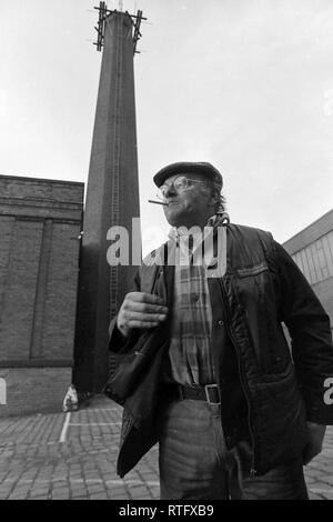 Molto amato Steeplejack Fred Dibnah al lavoro: Credit Simon Dewhurst per Hickes Ltd Foto Stock