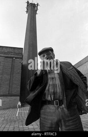 Molto amato Steeplejack Fred Dibnah al lavoro: Credit Simon Dewhurst per Hickes Ltd Foto Stock