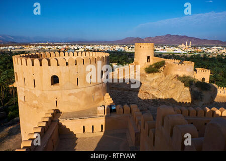 Sultanat di Oman, governatorato di Al-Batina, Nakhl, Nakhl Fort o Al Husn Heem, fortezza, storico edificio mudbrick Foto Stock