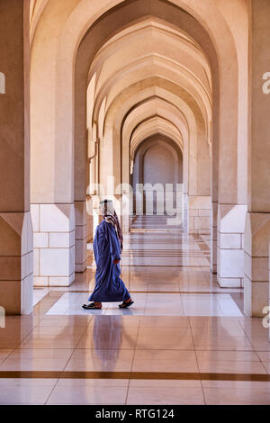 Sultanat di Oman, Moscato, Portico del Palazzo Al Alam Foto Stock