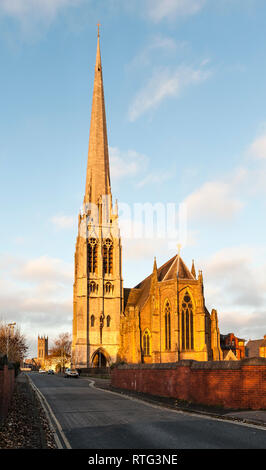 St Walburge, Preston, Lancashire, Regno Unito. Questa chiesa gotica vittoriana ha la guglia parrocchiale più alta (94 m) in Inghilterra (di Joseph Hansom, 1854) Foto Stock