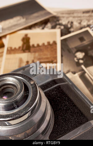 Vintage Fotocamera e foto Foto Stock