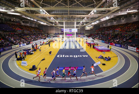 Vista generale dell'arena durante gli Uomini 1500m qualifica durante il giorno uno degli Europei Indoor di Atletica a Emirates Arena, Glasgow. Foto Stock