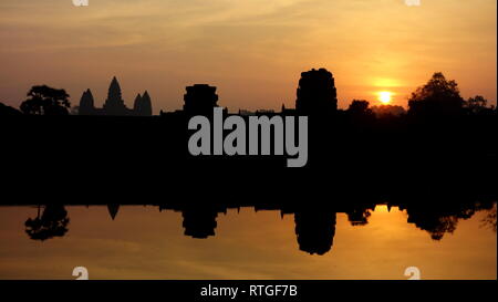 Angkor Wat di Sunrise, Siem Reap, Cambogia Foto Stock