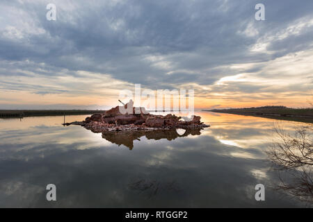 Azienda abbandonata nella laguna di Comacchio Foto Stock