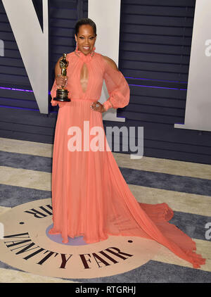 BEVERLY HILLS, CA - 25 febbraio: Miglior Attrice non Protagonista vincitore per 'Se Beale Street potrebbe parlare' Regina re assiste il 2019 Vanity Fair Oscar Party Foto Stock