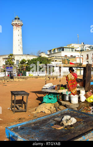 Faro e carrelli, Pondicherry, Puducherry, Tamil Nadu, India Foto Stock