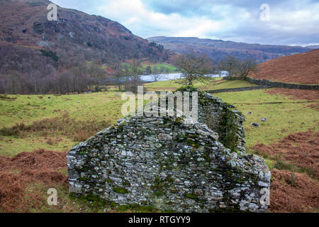 Rydal lago d acqua e Nab cicatrice nel Rothay valley, Parco Nazionale del Distretto dei Laghi,Cumbria,Inghilterra su un giorno inverni Foto Stock