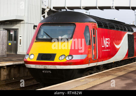 LNER treno in arrivo la mattina presto a Montrose Scozia in rotta per Kings Cross LONDON REGNO UNITO Foto Stock