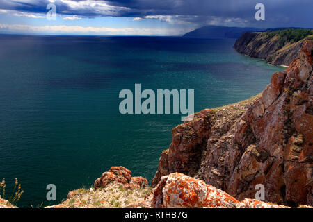 Olkhon island, costa tra Khoboy e Ugury, Lago Baikal, Russia Foto Stock