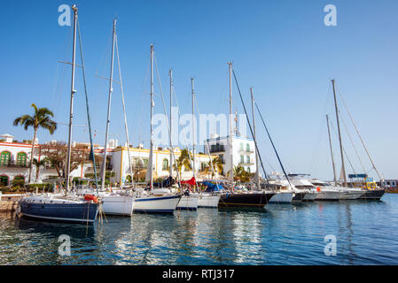 Puerto de Mogan Marina, piccolo porto di pesca, famosa meta turistica in Gran Canarie, Isole canarie, Spagna . Foto Stock