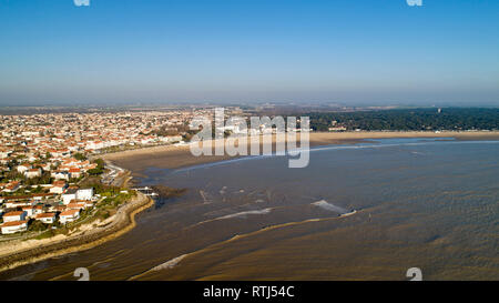 La fotografia aerea di Saint Georges de Didonne spiaggia al tramonto Foto Stock