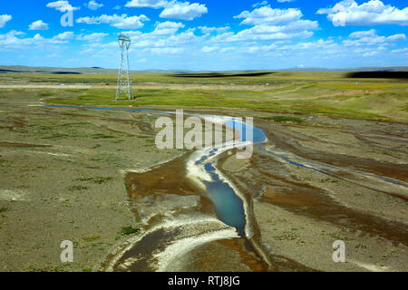 Il paesaggio visto dal treno della ferrovia Trans-Tibetan, Tibet, Cina Foto Stock