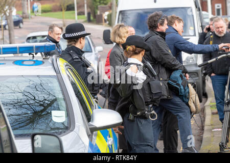 Harold Hill Londra, Regno Unito. 2 marzo 2019 una diciassettenne ragazza è stato pugnalato a morte in un parco in Harold Hill Londra. Le indagini della polizia continuano c'era un sacco di interesse dei media presso la scena Credito: Ian Davidson/Alamy Live News Foto Stock