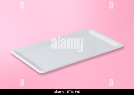 Bianco Vuoto piastra angolata sul gradiente rosa rosa sfondo, vista frontale, posizione obliqua Foto Stock