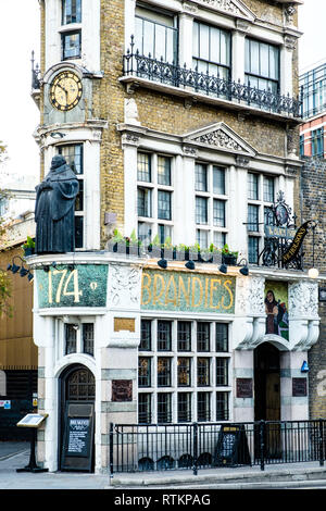 Il frate nero Public House, Queen Victoria Street, Blackfriars, Londra Foto Stock