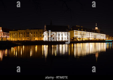 Università di Breslavia di notte. Wroclaw, Polonia Foto Stock