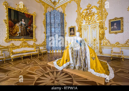 SAINT PETERSBURG, Russia - 26 aprile: il Palazzo di Caterina, Dettaglio interni il 26 aprile 2015 nella città di Carskoe Selo. Era la residenza di estate Foto Stock