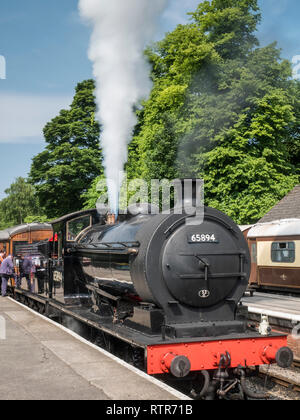 J27 locomotiva a vapore Grosmont North York Moors railway Foto Stock