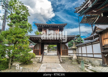 Kyoto, Giappone - 22 Agosto 2017 : Nitenmon Gate, Otani Honbyo (Otani Mausoleo) 'Ootani Gohonbyo'. Situato a Kyoto, Giappone Foto Stock