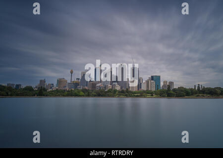Nuvoloso skyline di Sydney Foto Stock