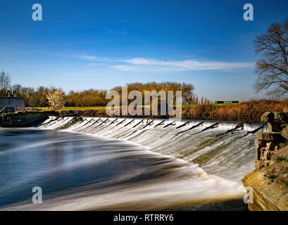 Aldwarke Weir, Rotherham, South Yorkshire. Foto Stock